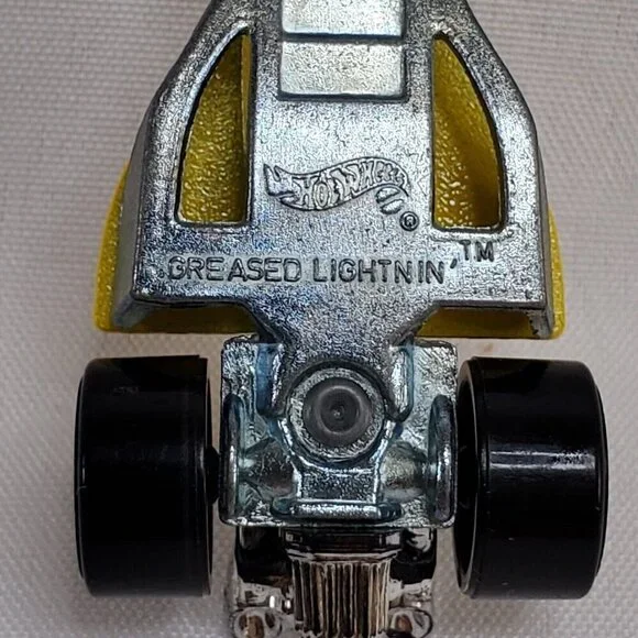 Mattel Hot Wheels Red Line 2009 World Racer Greased Lightnin Yellow, Thailand - Picture 9 of 16